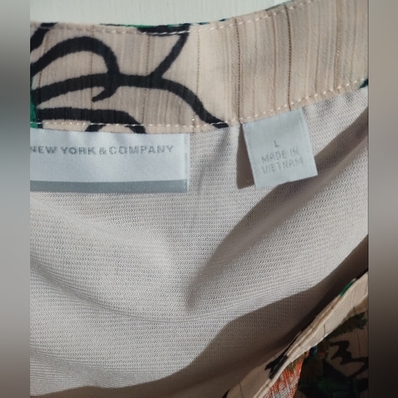 NY & Co. Floral print off the shoulder top sz L - Picture 5 of 6